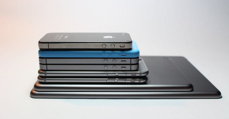 Electronics - Assorted Iphone Lot